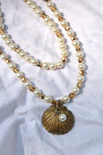 Load image into Gallery viewer, Gold and Pearl beaded Necklace with Gold Seashell
